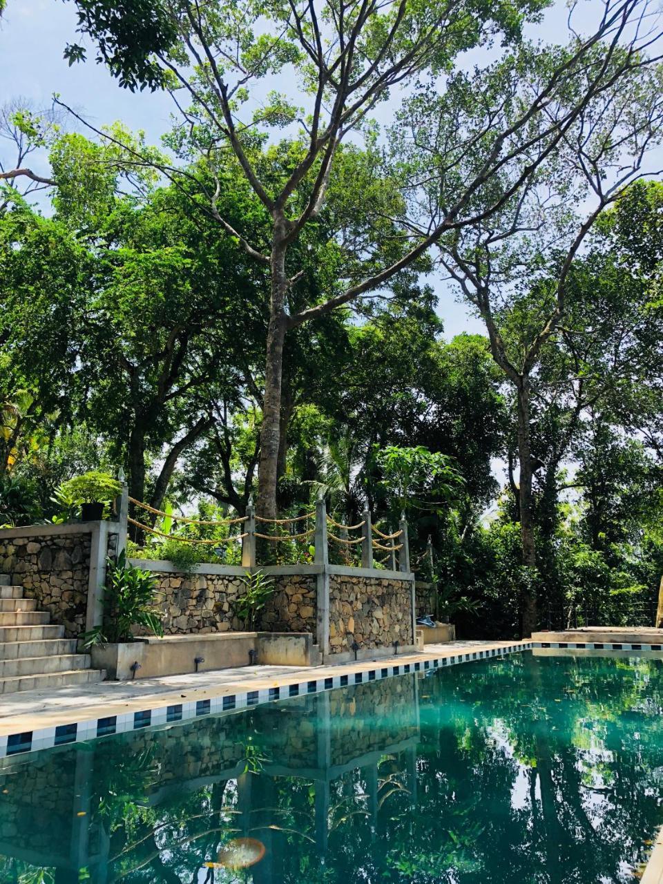 River Edge, * Balapitiya