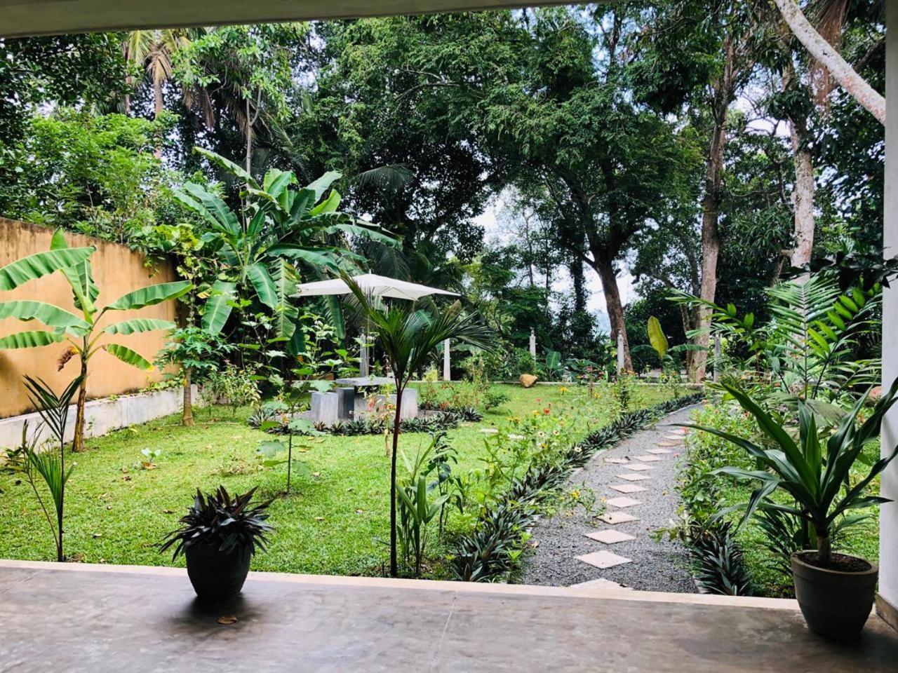 River Edge, * Balapitiya